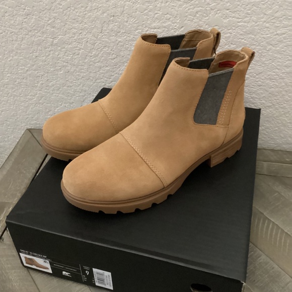 SOREL Emelie III Waterproof Chelsea Boot (Women) 9M - Picture 5 of 8